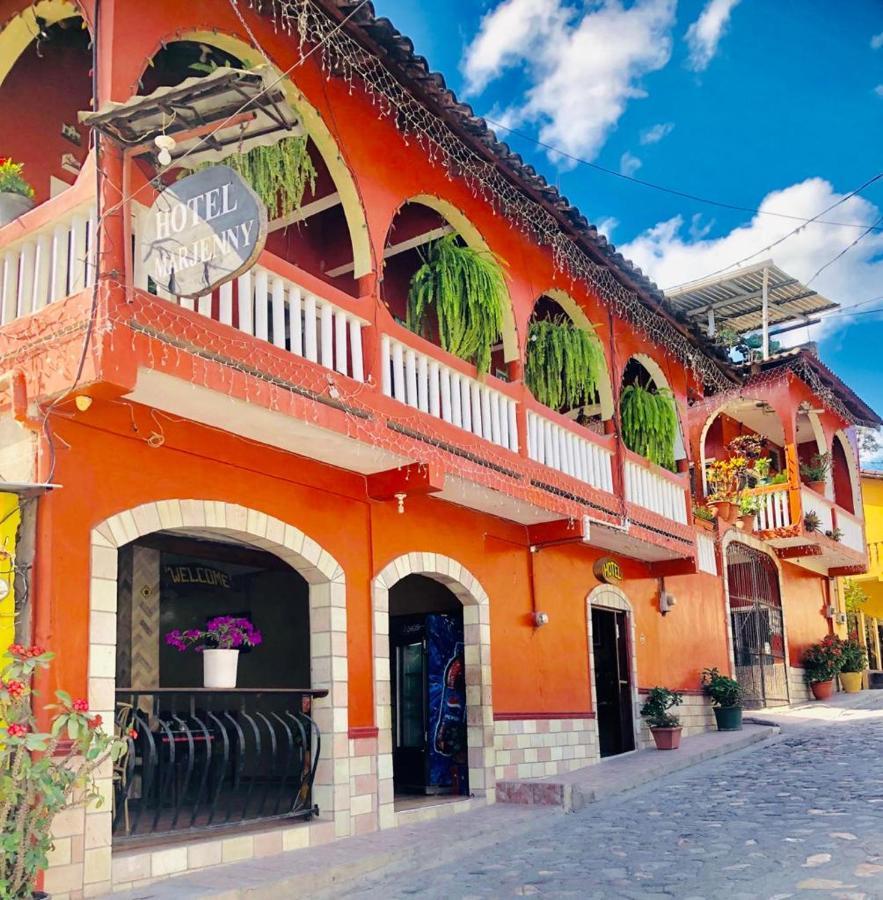 Hotel Marjenny Copan Exterior photo