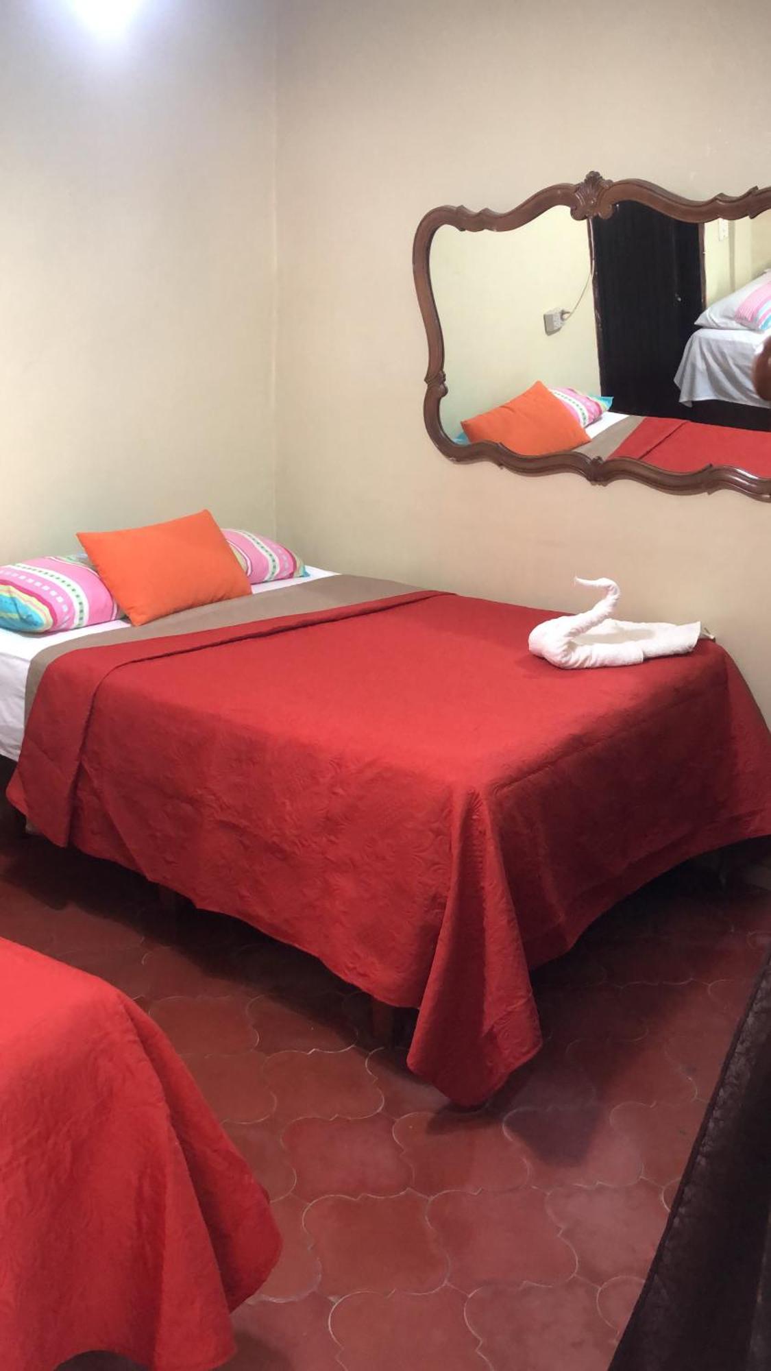 Hotel Marjenny Copan Exterior photo