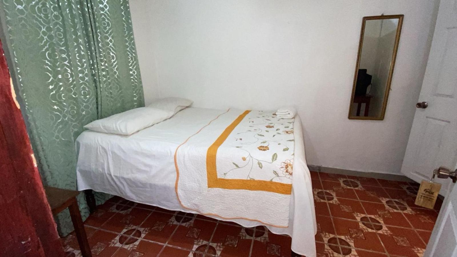 Hotel Marjenny Copan Exterior photo